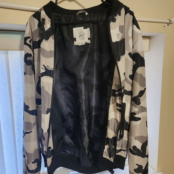 Urban ID Large Grey/White/Black Camouflage Print Jacket W/ Detachable Hood - Picture 3 of 5